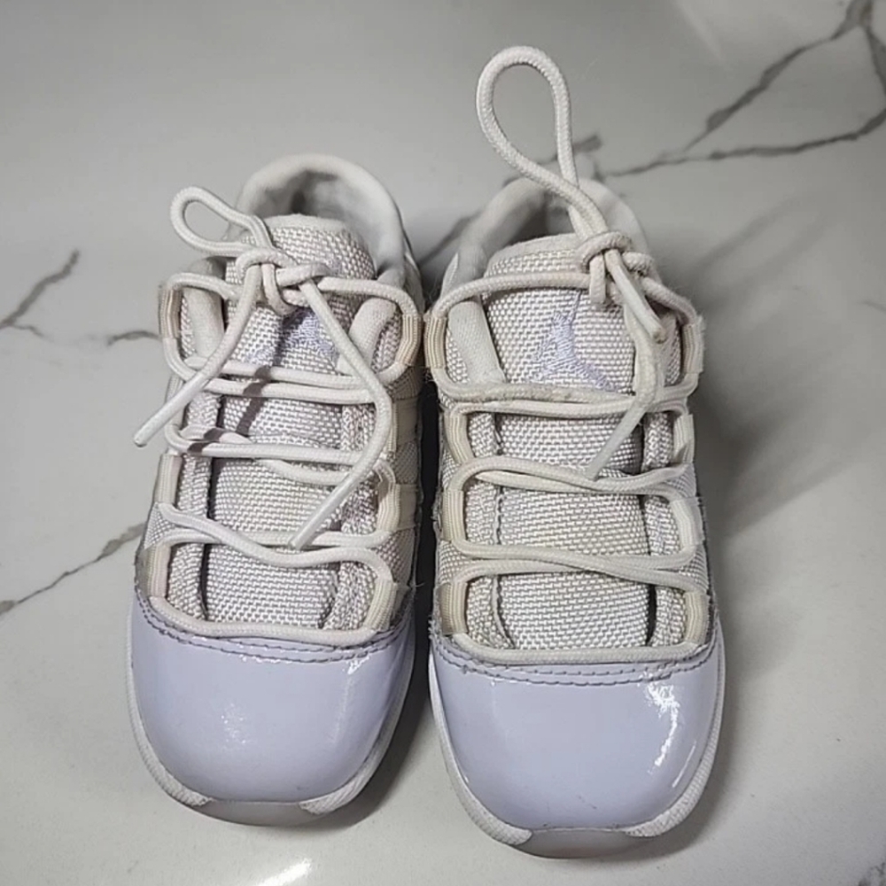 Jordon Retro 11 8c Low Pure Violet